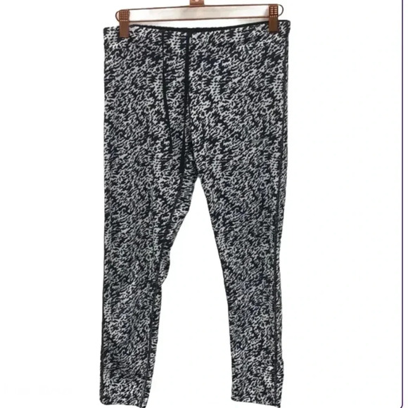 Nike Pronto ESSENTIAL Running Crop Pants Tights Size Small - Picture 1 of 5